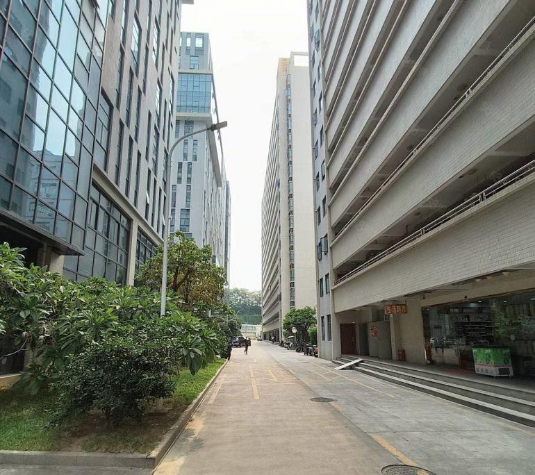 200平起分租龙华光澜地铁口新出一二楼2000平厂房仓库出租