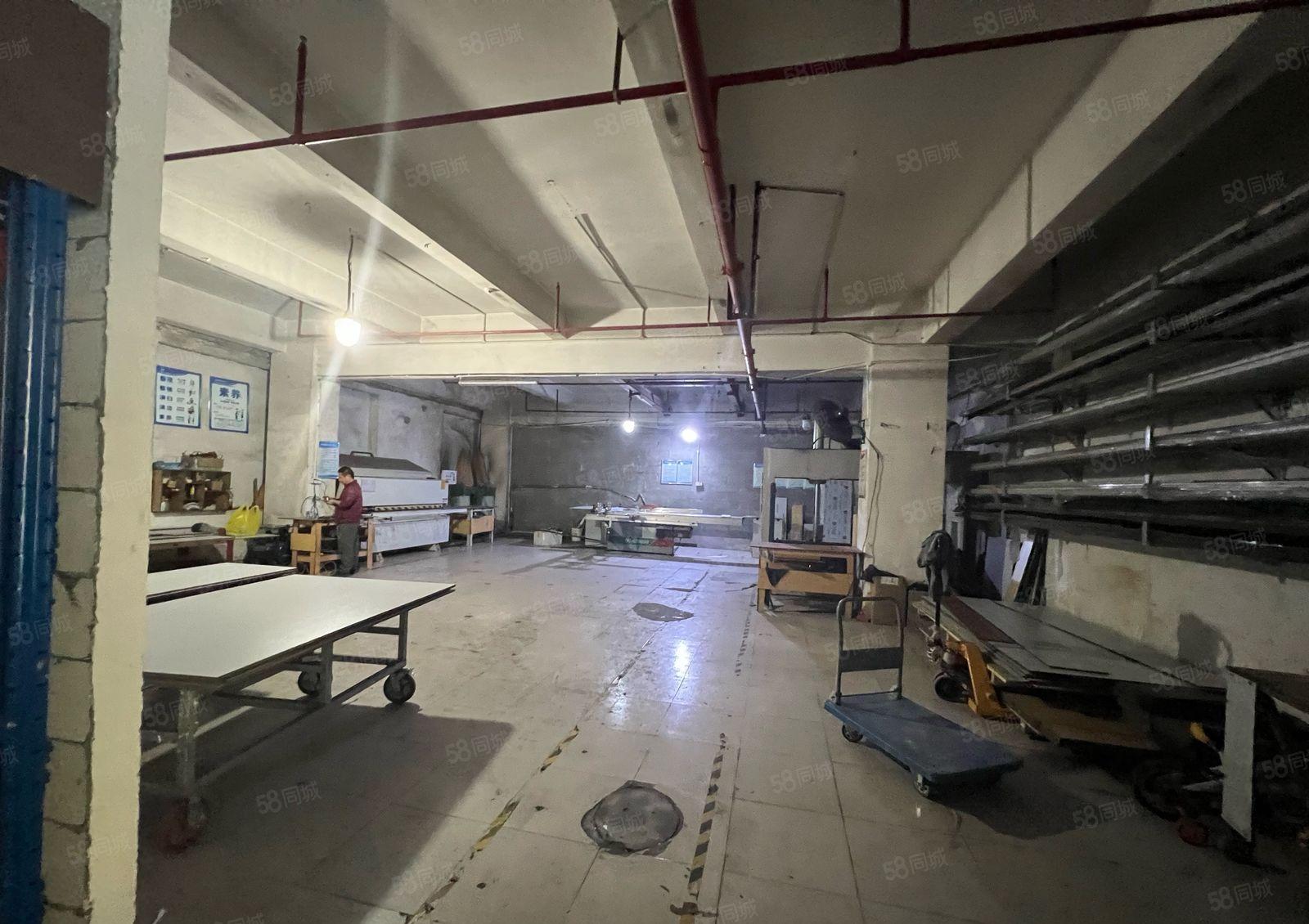 龙华地铁口新出一楼350平方厂房出租