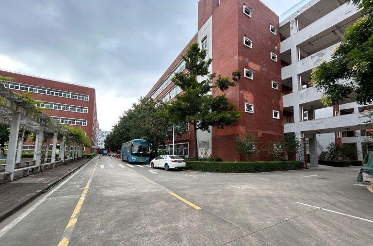 20元租龙华大浪工业区2万平花园式厂房仓库原房东出租可分租