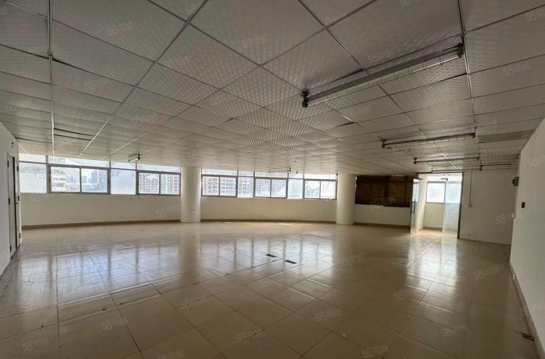 清湖地铁口旁 240平  大开间 28