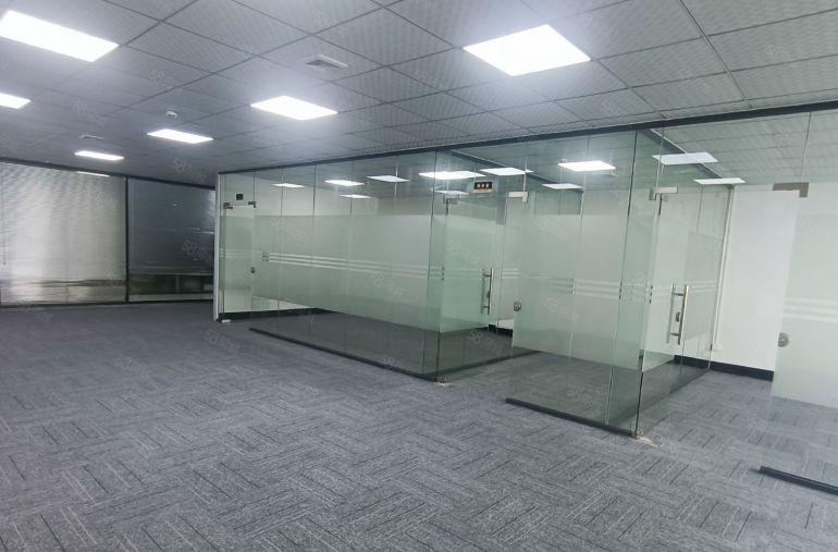 龙华油松精装修厂房273平出租 带办公室