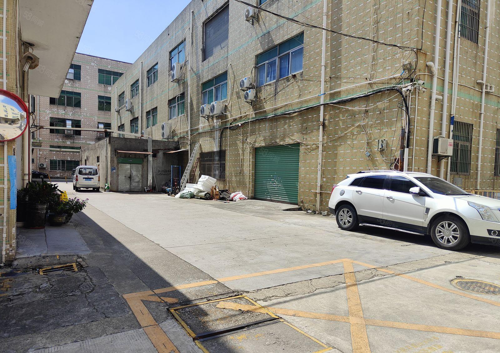 观澜高新区环观南路边上大型园区3楼整层1266平带办公室装修