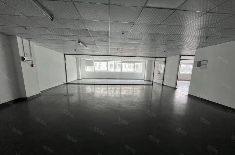 观澜樟坑径五和大道旁边楼上小面积带装修厂房出租，原房东