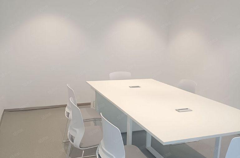 龙华大浪商业中心附近精装修办公室2000平出租可以分租空地大