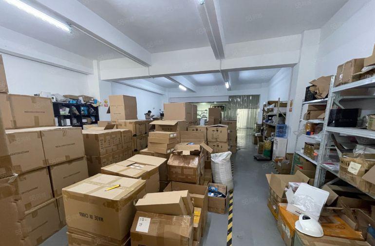 龙华油松路口270平方精装修厂房，仓库租金28块
