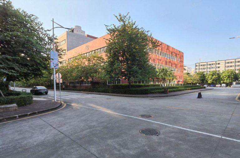 龙华大浪2000平楼上豪华装修红本仓库厂房出租，300平起分