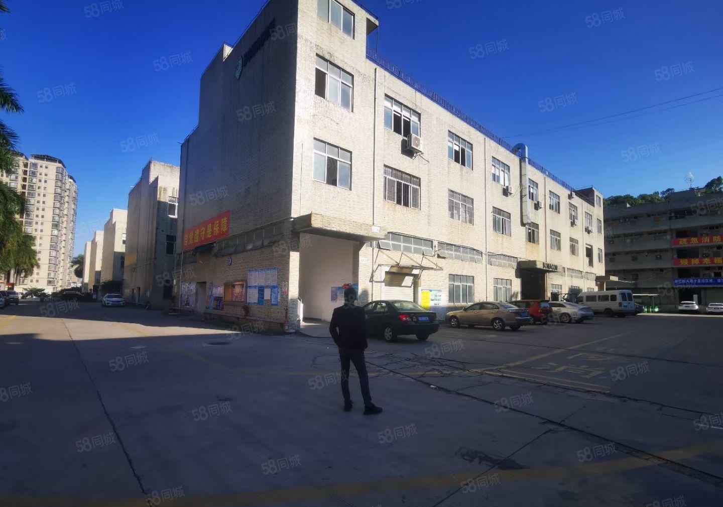 观澜福民一楼1378平米原房东厂房高度6米园区空地大价格便宜