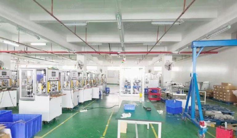 观澜库坑梅观高速口原房东楼上1000平精装修厂房仓库出租