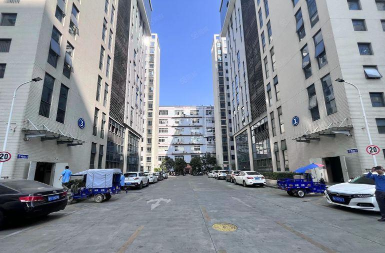 22元起龙华民治高速口原房东楼上800平精装修红本厂房出租