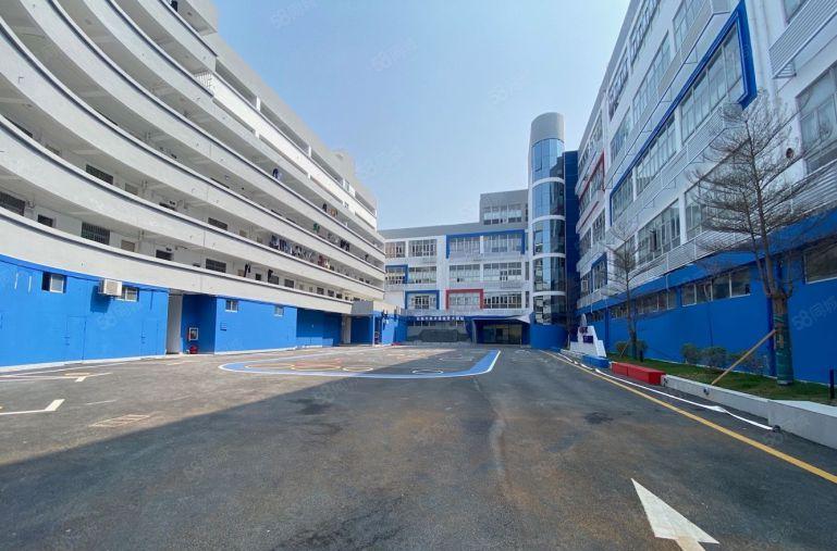 高使用率龙华观澜地铁口旁原房东厂房带装修1000平出租