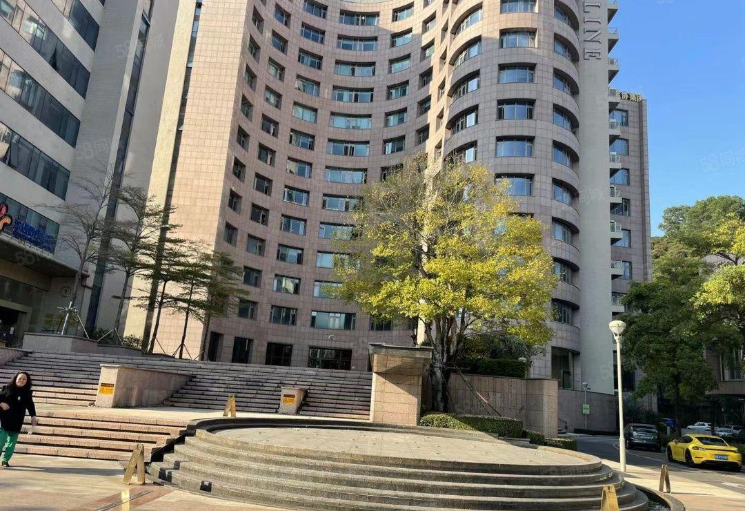 龙华大浪新出楼上4200平大小可分租 随客户需求来定现成豪.