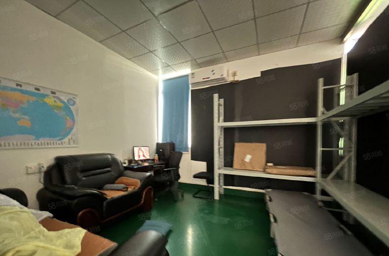 合同到期，龙华带装修厂房出租，大浪带装修厂房，楼上680平方