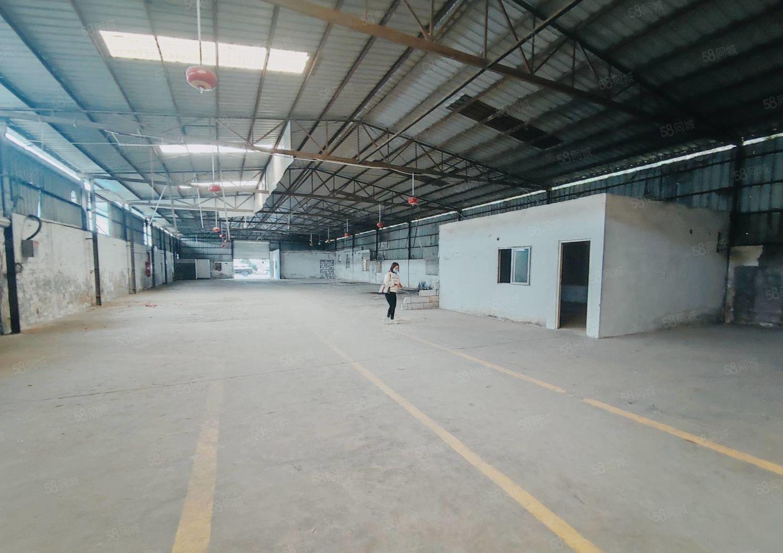 龙华一楼厂房出租1700平钢构，适合仓库生产