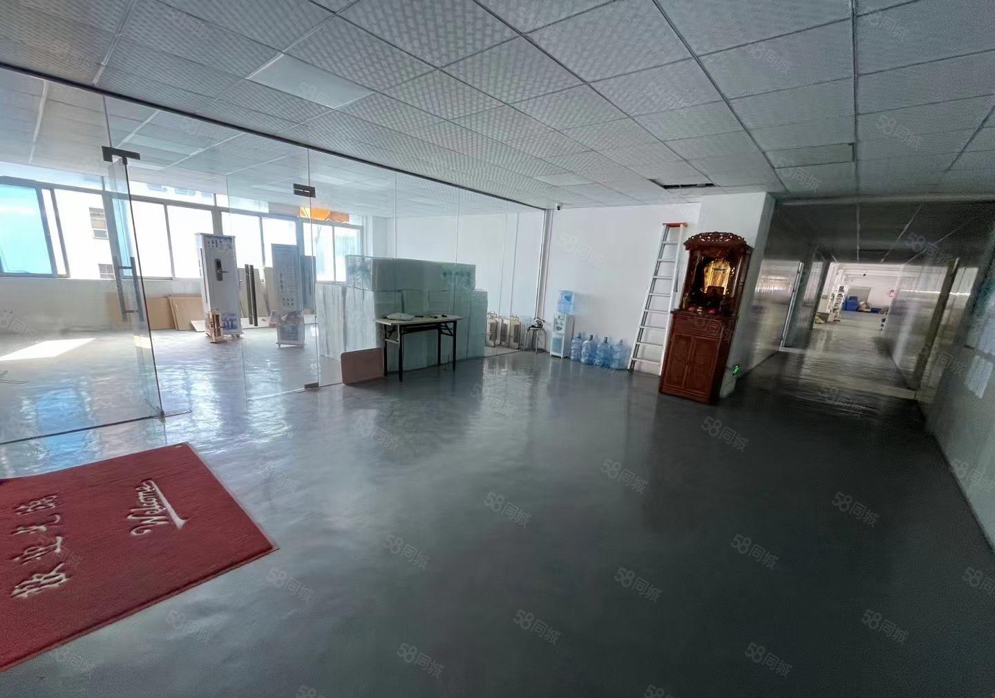 龙华大浪一楼400平米精装修厂房出租，带仓库出租全新地坪