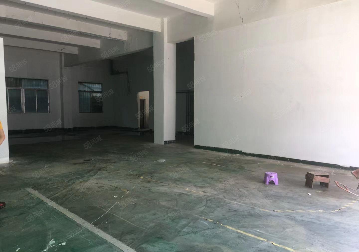 观澜福民近新天虹地铁口附标准厂房1楼整层1500平特价出租