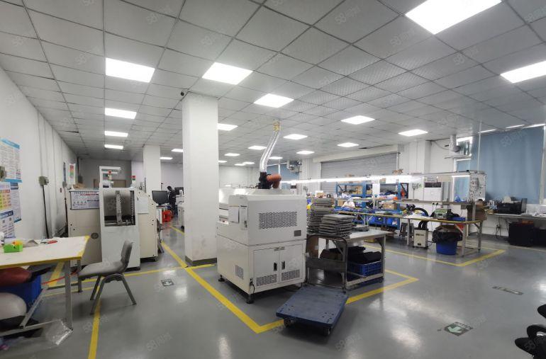 观澜轻轨站边400平楼上原房东红本厂房出租分租精装修水电齐全