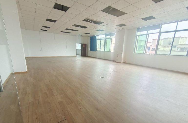 龙华清湖油松富士康北门原房东出租2000平带装修100平分租