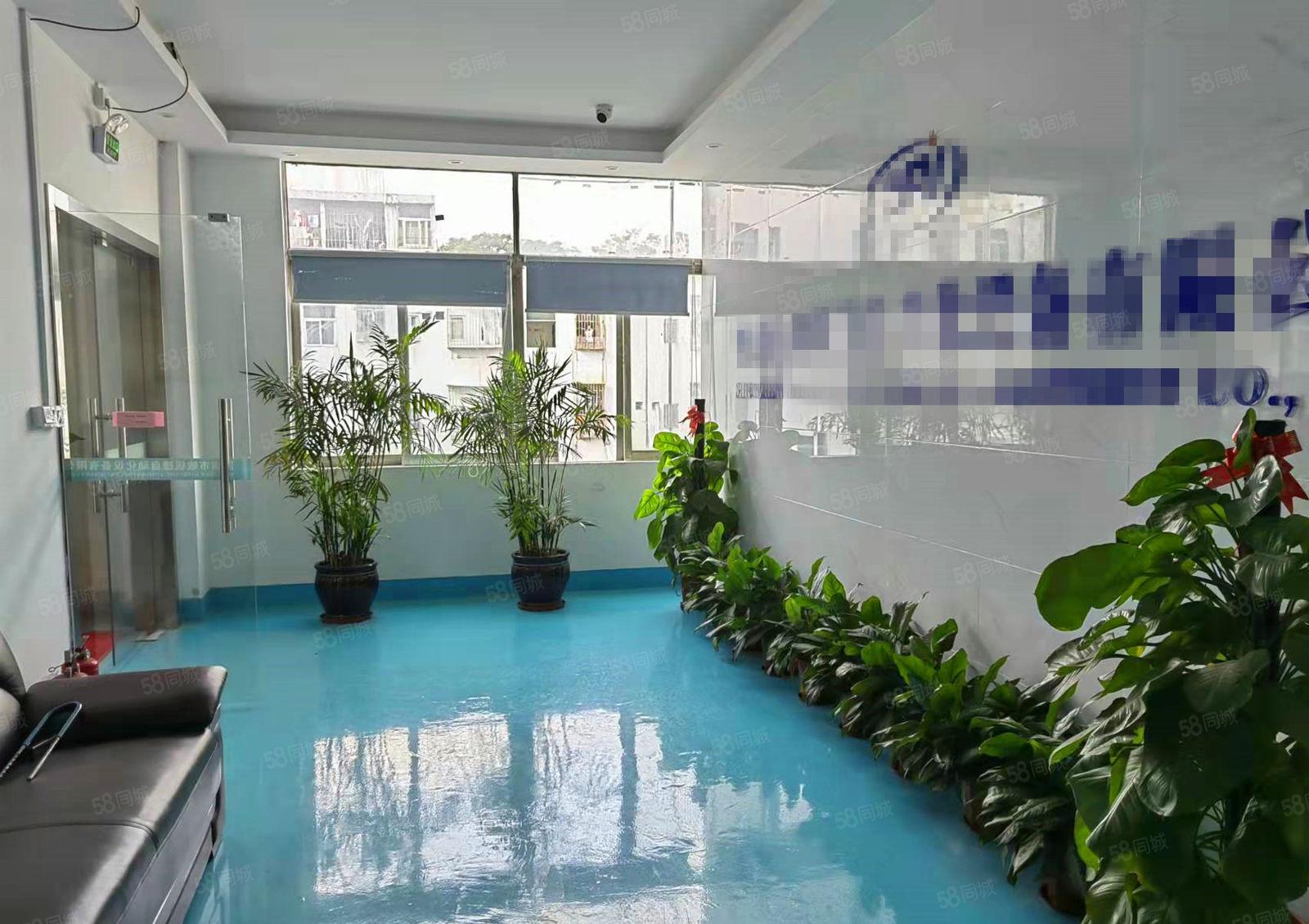 深圳龙华大浪商业中心对面3楼1660平精装工业厂房出租。