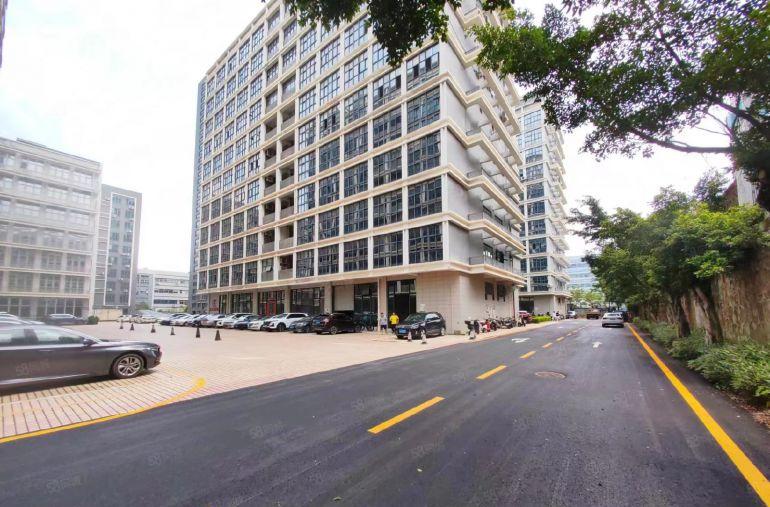 龙华原房东大型科技园新空楼上1000平方精装修可分租合同5年