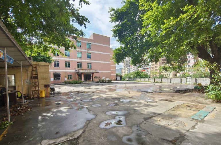 龙华村委独院厂房出租12000平，空地超大，500平起分租转