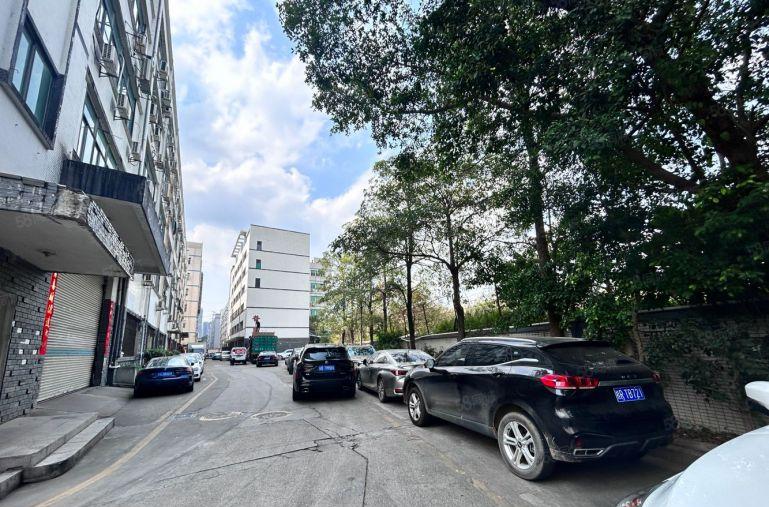 龙华上芬地铁口230平精装厂房出租 水电齐全可拎包办公