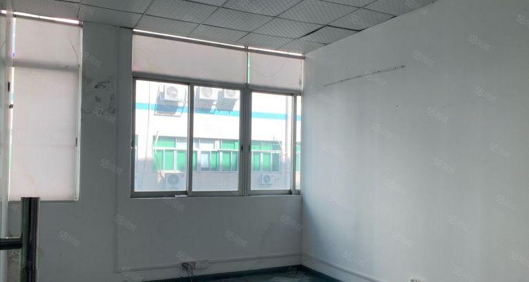 大浪6号线地铁口旁工业园600平精装修厂房出租近商业中心价优