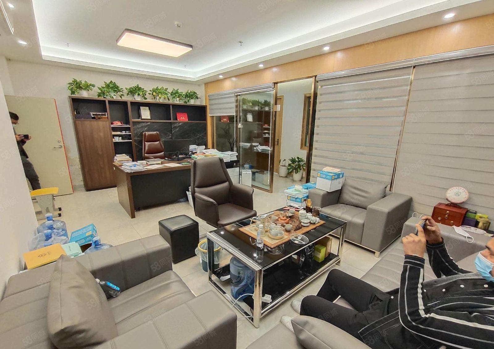 油松精装修办公室出租整层800平方水电齐全使用率高