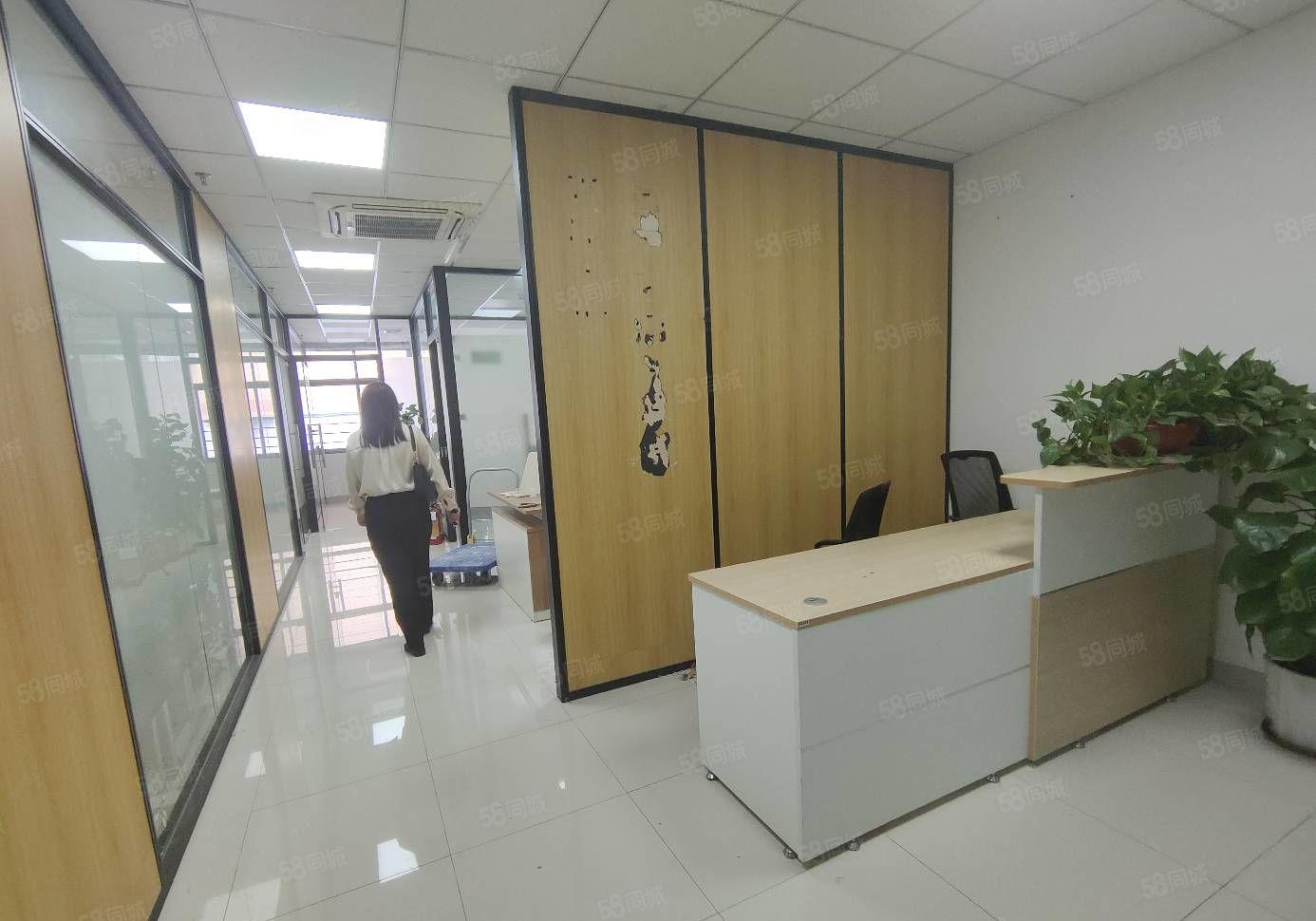 龙华龙胜地铁口精装修办公厂房980平出租 面积大小可以分租