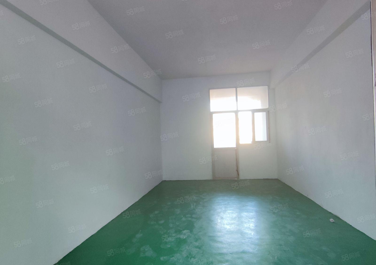 观澜章阁 铭盛工业园厂房出租380平方 带装修，配套饭堂