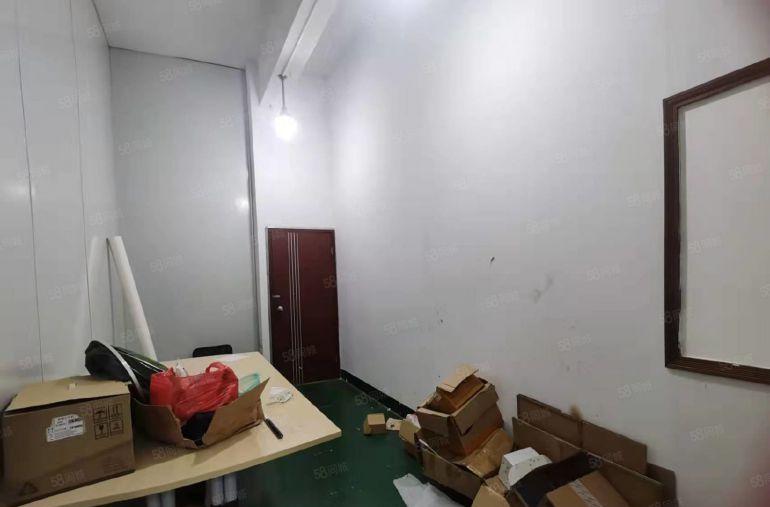 观澜轻轨站附近400平方现成精装修带无尘车间工业园厂房出租