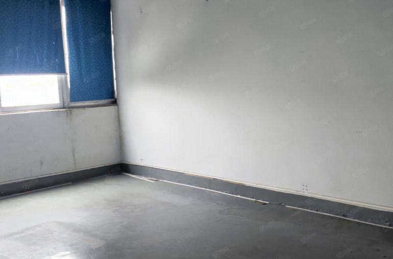 大浪商业中旁园区内新出155平米标准厂房带一间办公室进车方便