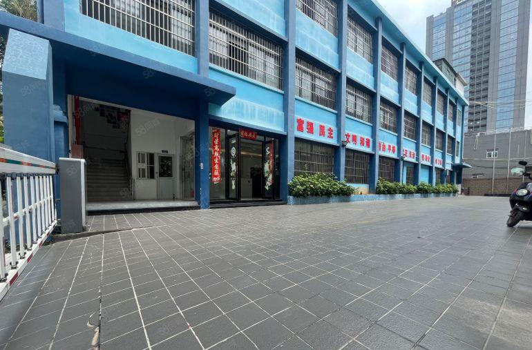 龙华民治原房东红本独门独院3000平方，精装修带空调停车方便