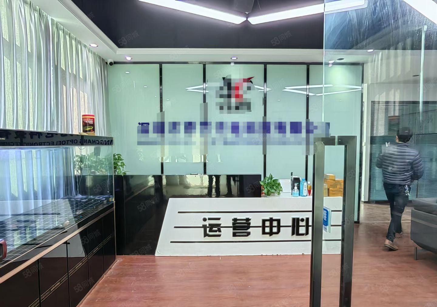 龙华阳台东地铁站附近楼上800平精装标准厂房出租