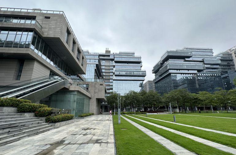 免租半年补贴后8元起36万平产业园500起分厂房出租仓库一楼