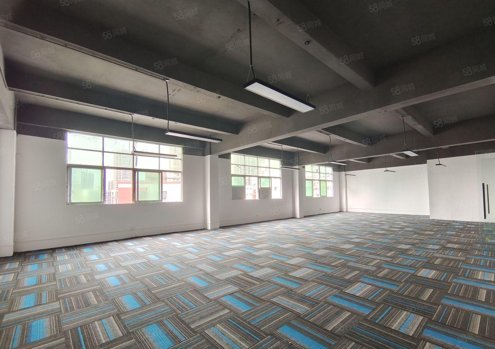 大浪商业中心附近新出小面积厂房60平招租，租金1800元