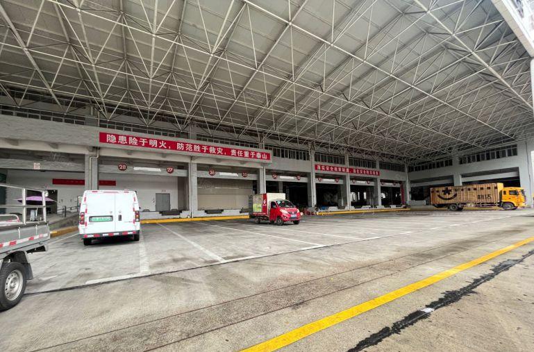 仓储客户福音！龙华高标准工业园56500平仓库厂房出租分租