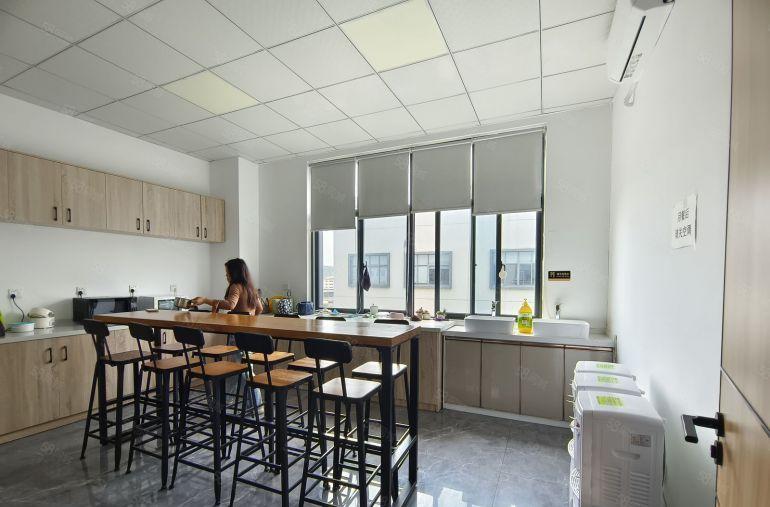 急租龙华原房东实际面积精装修厂房出租500平至5000平方