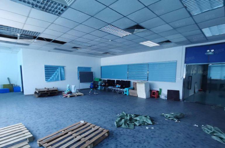 19元起租龙华地铁口工业区新出楼上带装修1980平厂房出租