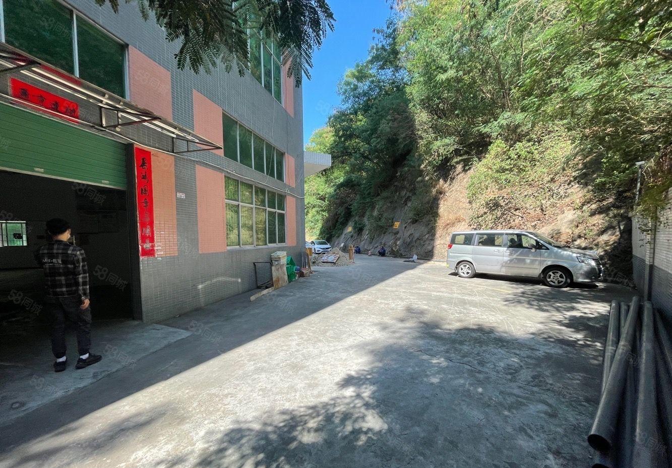 龙华大浪工业园一楼小面积厂房仓库低价出租空地大好进车