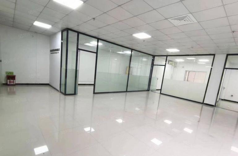 观澜地铁口精装修办公室出租200平.31格局园区环境好