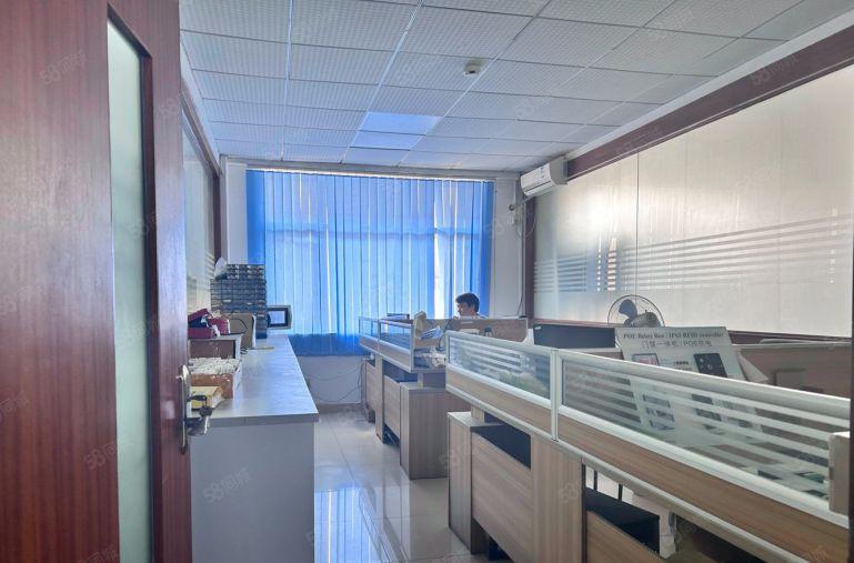 龙华元芬地铁口整层面积600平厂房现成办公室出租