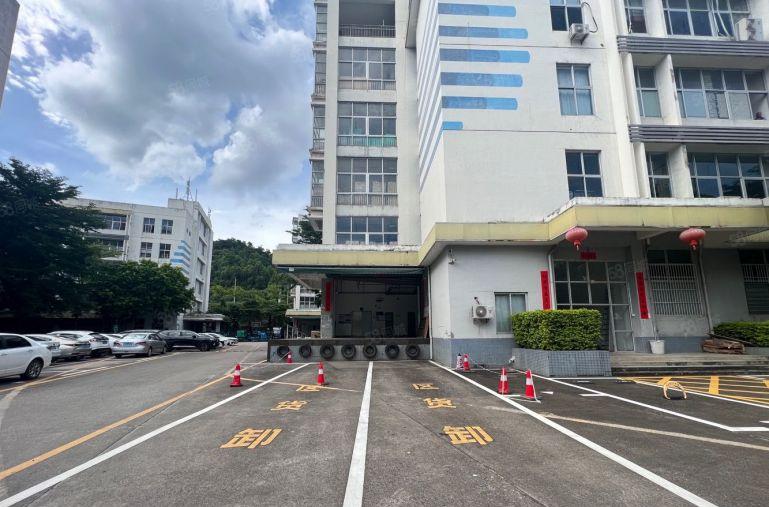 带装修！观澜富士康整层2000平电子厂出租500平起租