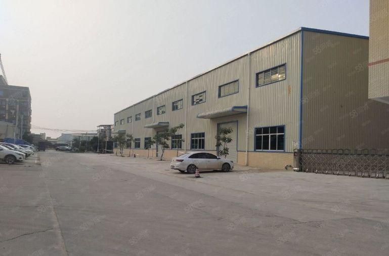 宝龙地铁口旁原房东厂房仓库低价出租，一楼1300平空地超大