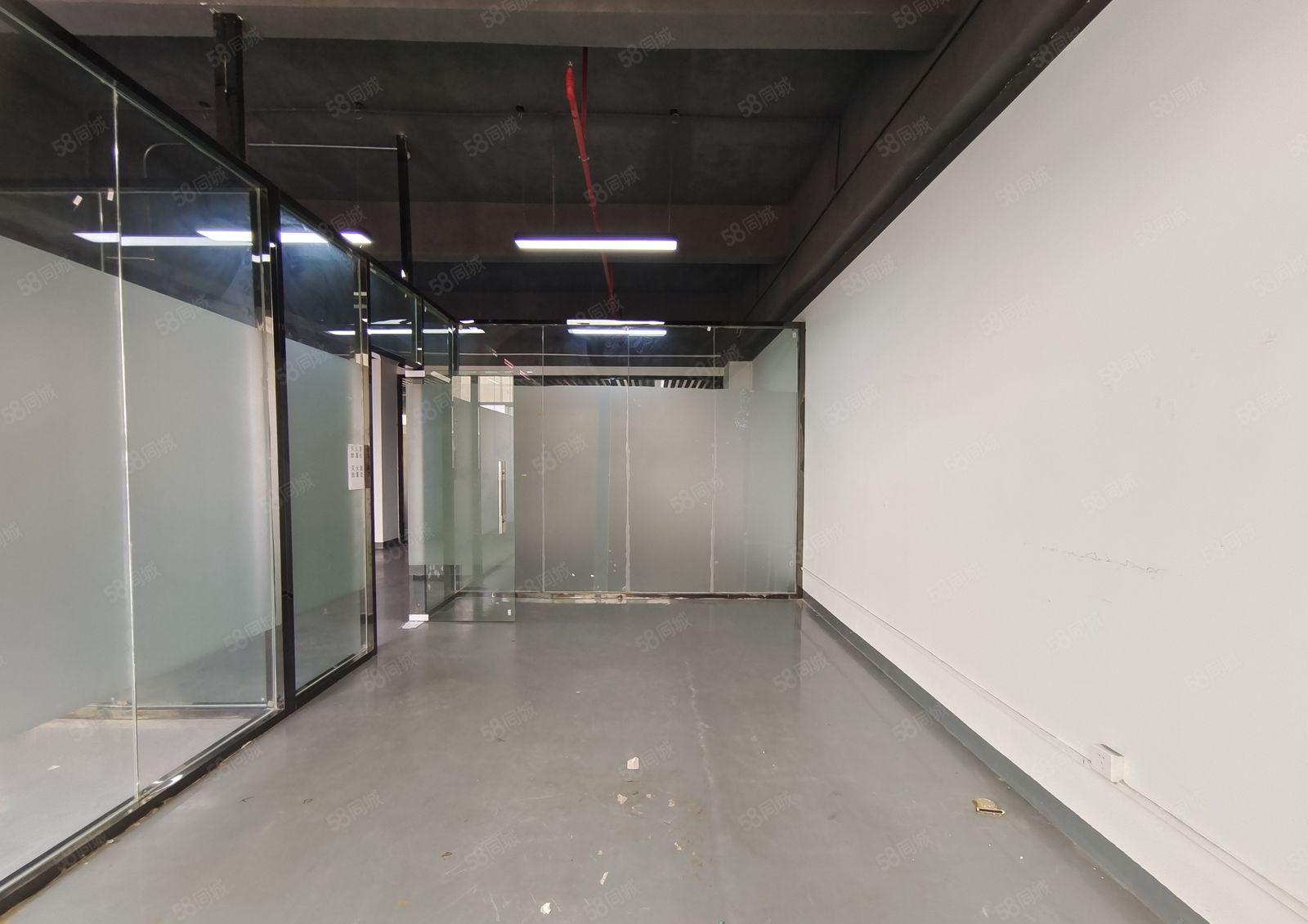 大浪龙澜快速边上新出高新创意园厂房268平招租，交通便捷