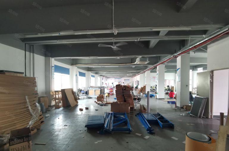 观澜观湖街道松元楼上870平带精装修厂房出租