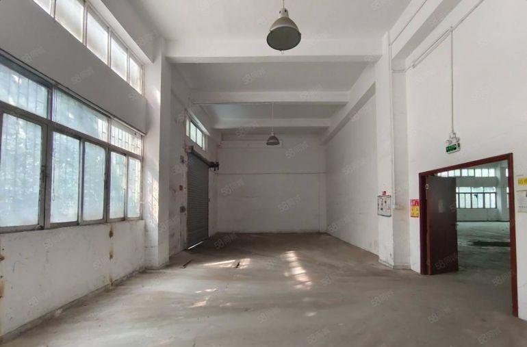 龙华明治地铁口工业园区2000平方红本厂房出租一楼层高5.5