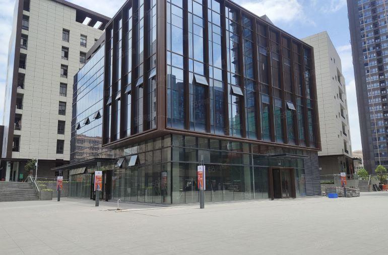 200平起龙华清湖地铁口原房东红本厂房出租8000平定制装修