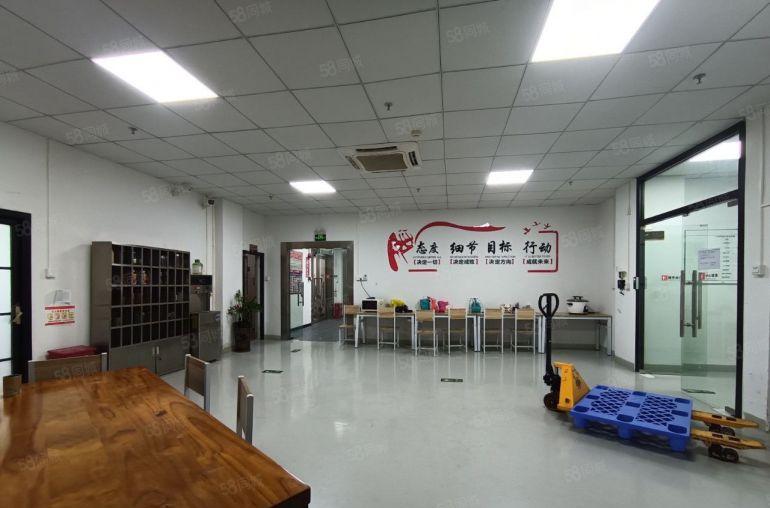 观澜地铁口2000平整层精装修原房东红本厂房仓库出租无转让费