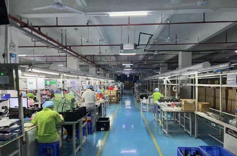 观澜高速口楼上精装修635平，原房东电商仓库地铁口厂房可分租