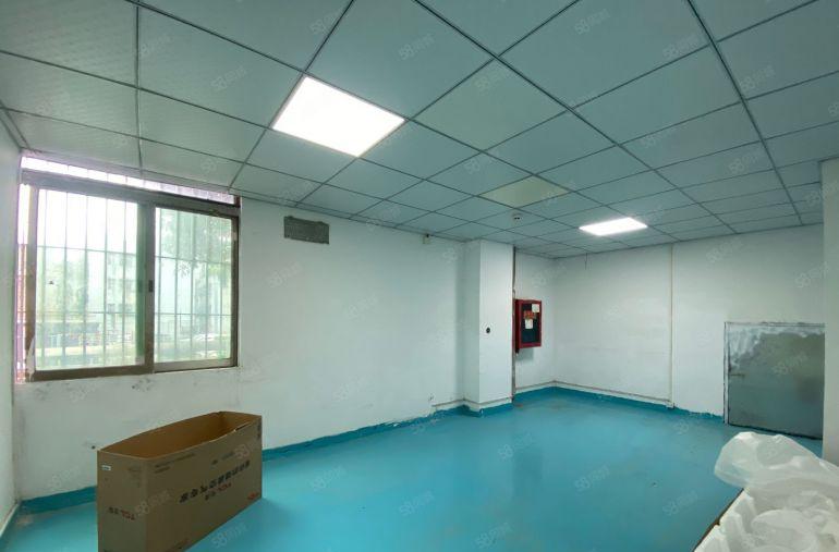 观澜一楼小面积厂房，一楼360平出租，层高6米带装修